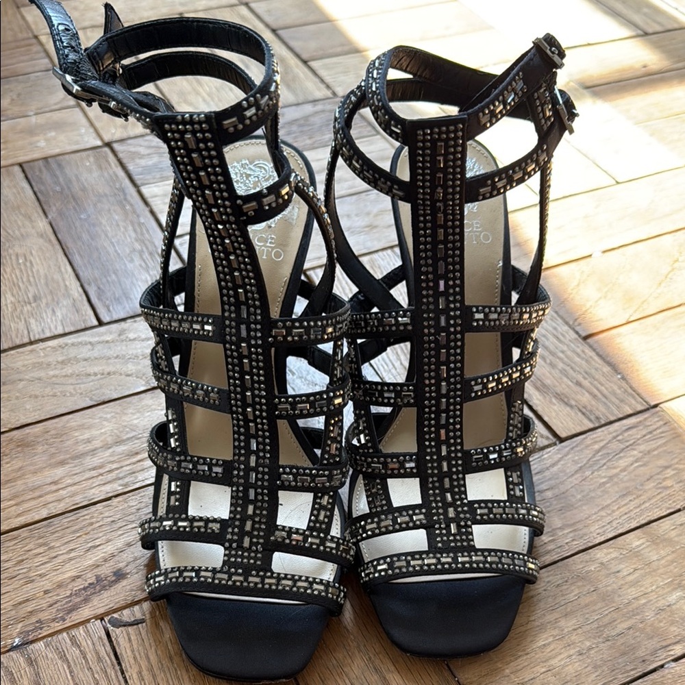 🆕 VINCENT CAMUTO Elegant Black Strappy Sandals with gems